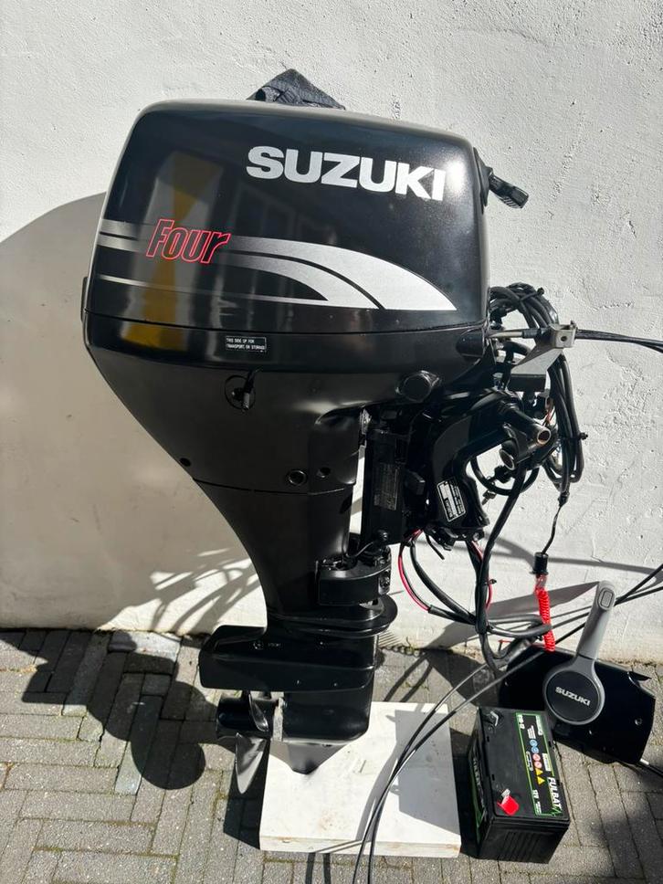 Suzuki 15 pk viertakt compleet, Watersport en Boten, Buiten- en Binnenboordmotoren, Zo goed als nieuw, Benzine, 10 tot 30 pk, Met afstandsbediening