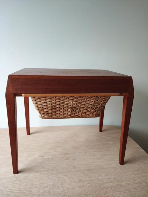 Scandinavisch design bijzettafel van. Carina Frederiksen, Huis en Inrichting, Tafels | Sidetables, Gebruikt, 25 tot 50 cm, 50 tot 100 cm