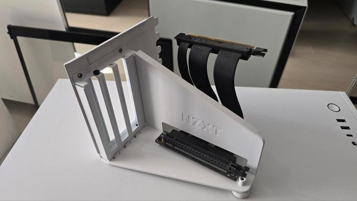 NZXT Vertical GPU Mount - Wit, Computers en Software, Computerbehuizingen, Nieuw, Ophalen of Verzenden