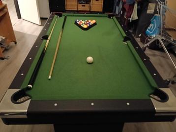 Mooie pooltafel. Zo goed als nieuw.  beschikbaar voor biedingen