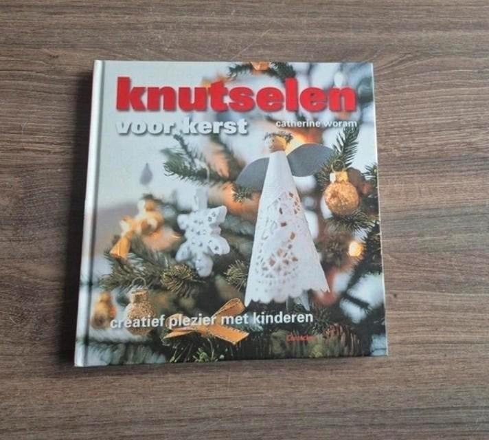 Knutselen voor Kerst - Catherine Woram, Boeken, Hobby en Vrije tijd, Zo goed als nieuw, Scrapbooking en Knutselen, Geschikt voor kinderen