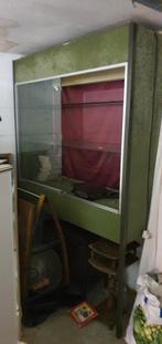 Vitrinekasten unieke oude en zeldzame items., Huis en Inrichting, Kasten | Vitrinekasten, Ophalen, Zo goed als nieuw, 25 tot 50 cm