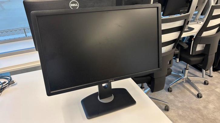 Partij Dell 24 inch monitoren 16 stuks p2412hb, Computers en Software, Monitoren, Gebruikt, 60 Hz of minder, DVI, In hoogte verstelbaar