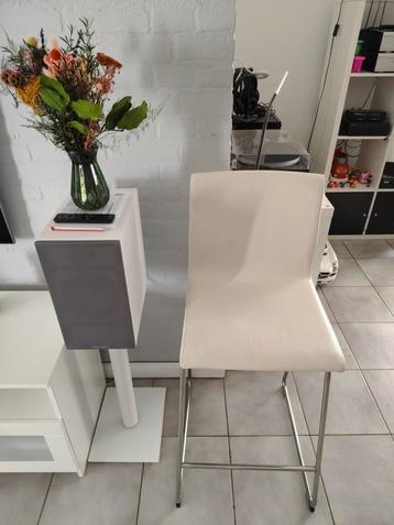 Ikea barkruk Volfgang, wit leer beschikbaar voor biedingen