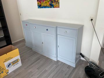 Dressoir - Stevig en zwaar beschikbaar voor biedingen