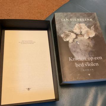 Jan Siebelink - Knielen op een bed violen beschikbaar voor biedingen