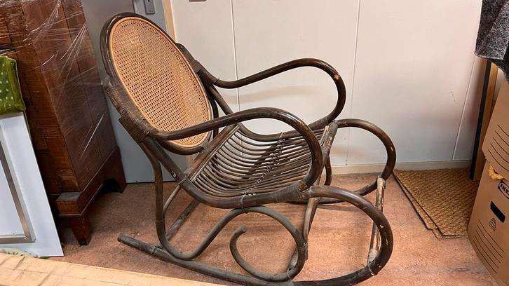 Vintage Schommelstoel - Riet in Perfecte Staat, Antiek en Kunst, Antiek | Meubels | Stoelen en Banken, Ophalen