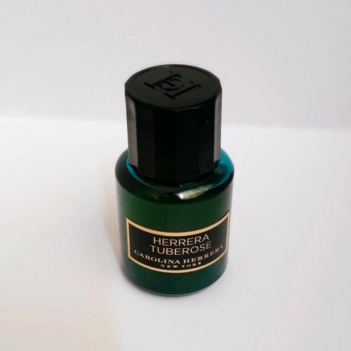 NU €15 ‼️ Carolina Herrera Tuberose niche parfum, Sieraden, Tassen en Uiterlijk, Uiterlijk | Parfum, Ophalen of Verzenden