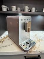 SMEG koffie machine nieuw! Kleur taupe, Witgoed en Apparatuur, Ophalen, Afneembaar waterreservoir, Koffiebonen, 1 kopje
