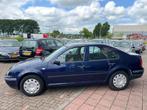 Volkswagen Bora 1.6 - Automaat - Airco - Nieuwe apk -, Auto's, Volkswagen, Stof, Gebruikt, 4 cilinders, Blauw