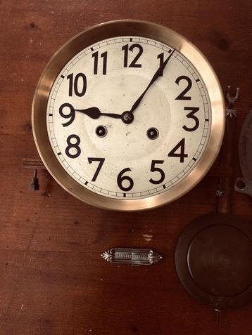 Uurwerk en toebehoren  beschikbaar voor biedingen