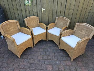 4 Rieten stoelen incl. zitkussens beschikbaar voor biedingen