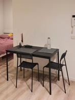 Eettafel zwarte Sandsberg en twee stoelen, Huis en Inrichting, Tafels | Eettafels, Ophalen of Verzenden, Zo goed als nieuw, Rechthoekig