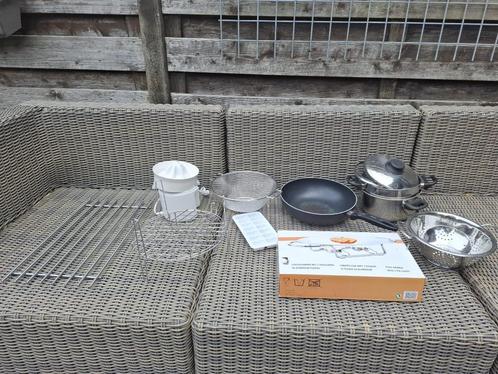 Diverse keukenbenodigdheden – alles mag weg voor een klein p, Huis en Inrichting, Keuken | Keukenbenodigdheden, Zo goed als nieuw