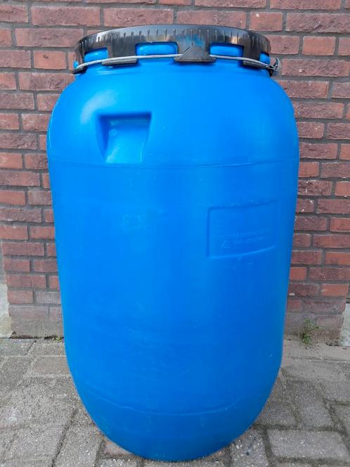 220 liter kunststof vaten, Tuin en Terras, Regentonnen, Zo goed als nieuw, Kunststof, 150 liter of meer, Ophalen of Verzenden
