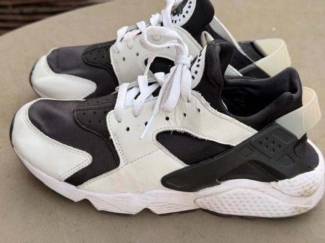 Nike Air Huarache in maat EU 41 (valt als maat 40.5)., Kleding | Dames, Schoenen, Zo goed als nieuw, Sneakers of Gympen, Wit, Ophalen of Verzenden