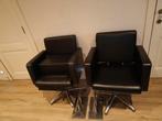 2 kappers stoelen, Verhoog kussen, 2 voetensteunen, Ophalen, Gebruikt, Leer