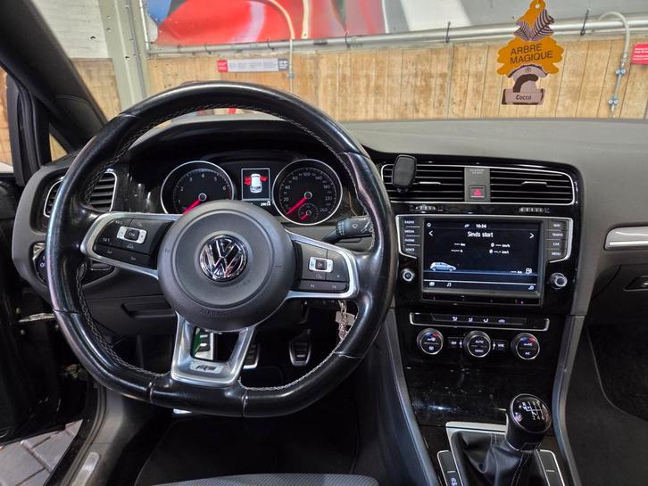 Volkswagen Golf 1.4 R-Line Garantie PANO GROOT SCHERM Zwart, Auto's, Volkswagen, Particulier, Golf, Benzine, B, Hatchback, Handgeschakeld