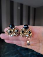 Vintage clip on oorbellen, Sieraden, Tassen en Uiterlijk, Oorbellen, Ophalen of Verzenden, Zo goed als nieuw, Zwart, Overige materialen