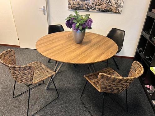 Design stoelen Dutch Bone & Made by Woood bij ronde eettafel, Huis en Inrichting, Tafels | Eettafels, Zo goed als nieuw, 50 tot 100 cm