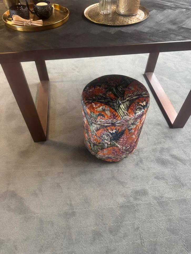 Luxe Gekleurde Poef - Stijlvol & Comfortabel, Huis en Inrichting, Banken | Voetenbanken en Poefen, Nieuw, Minder dan 50 cm, Rond