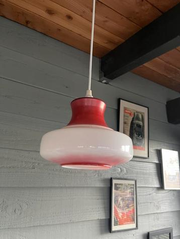 Vintage glazen opaline hanglamp beschikbaar voor biedingen