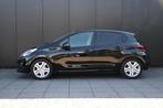 Peugeot 208 1.2 PureTech Signature | PDC | APPL € 8.850,00, Auto's, Peugeot, 83 pk, Stof, 1199 cc, Zwart