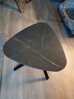 Bijna NIEUWE IKEA bijzettafel blad met marmer patroon., Huis en Inrichting, Tafels | Salontafels, Ophalen, Minder dan 50 cm, Minder dan 50 cm