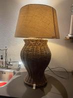 Riviera maison lamp rattan, Huis en Inrichting, Lampen | Tafellampen, Zo goed als nieuw, Hout, 50 tot 75 cm, Ophalen