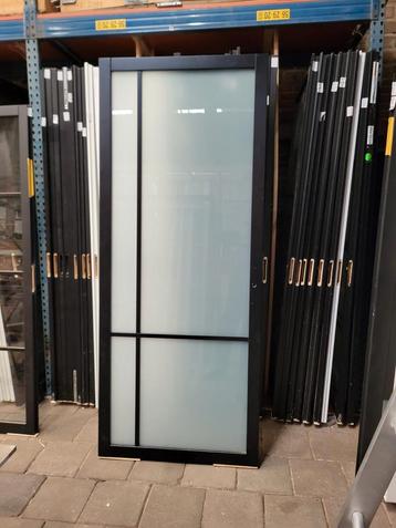 93x231,5cm Binnendeur opdek L Staallook zwart mat glas SK47 beschikbaar voor biedingen