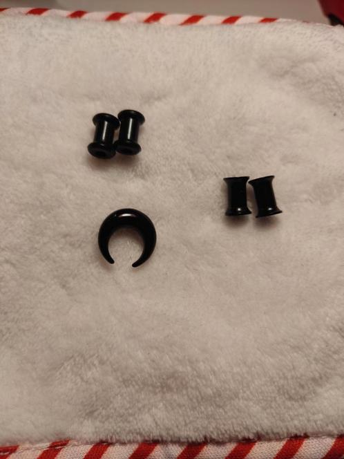Piercings 5 mm set, Sieraden, Tassen en Uiterlijk, Piercings, Zo goed als nieuw, Oor- of Traguspiercing, Ophalen of Verzenden