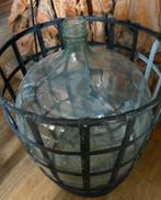 Gistfles in metalen mand, Huis en Inrichting, Ophalen, Overige kleuren, Overige materialen, 50 tot 75 cm