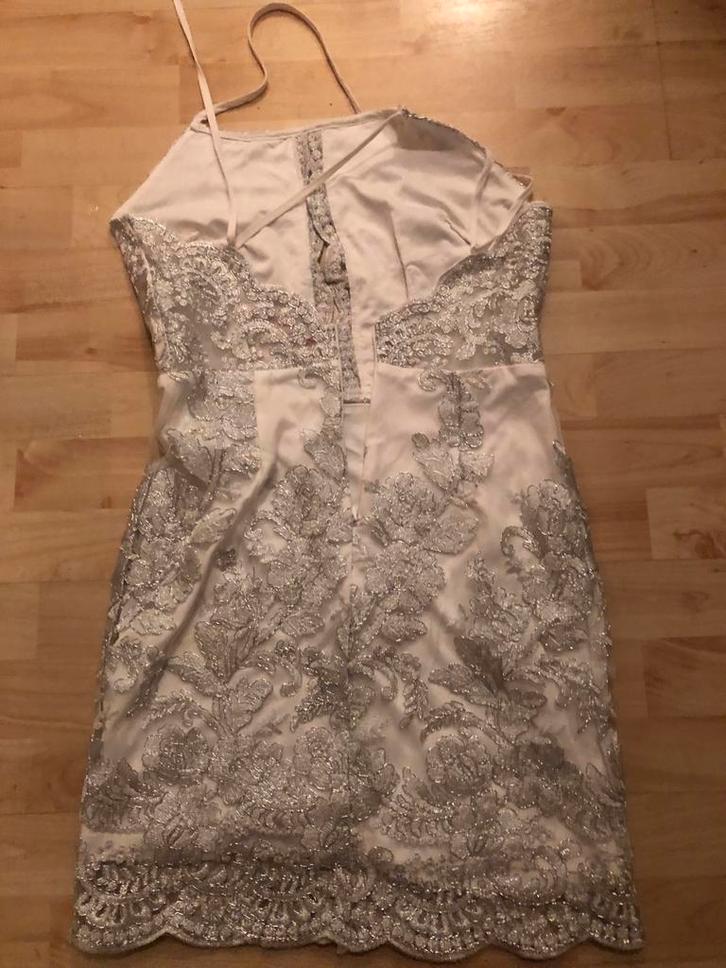 Mooie witte kanten zomerjurk, Kleding | Dames, Jurken, Zo goed als nieuw, Maat 38/40 (M), Wit, Boven de knie, Ophalen of Verzenden