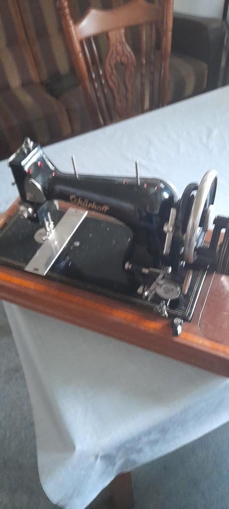 Ouderwetse Schürhoff Naaimachine, Antiek en Kunst, Antiek | Naaimachines, Ophalen