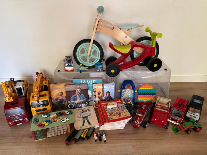 O.a.; Bruder / Playmobil / Jamie Oliver / Tonka / 125 auto’s, Diversen, Rommelmarktspullen, Gebruikt, Ophalen of Verzenden