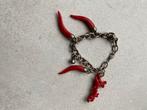Charm armband met rode details, Gebruikt, Ophalen of Verzenden, Met bedels of kralen, Rood