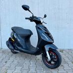 Piaggio zip 2021 blauw kenteken, Fietsen en Brommers, Ophalen, Zip, Zo goed als nieuw, Benzine