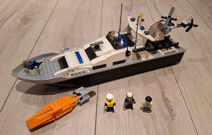 Lego City 7899 Politie boot met helikopter, Kinderen en Baby's, Speelgoed | Duplo en Lego, Zo goed als nieuw, Lego, Complete set