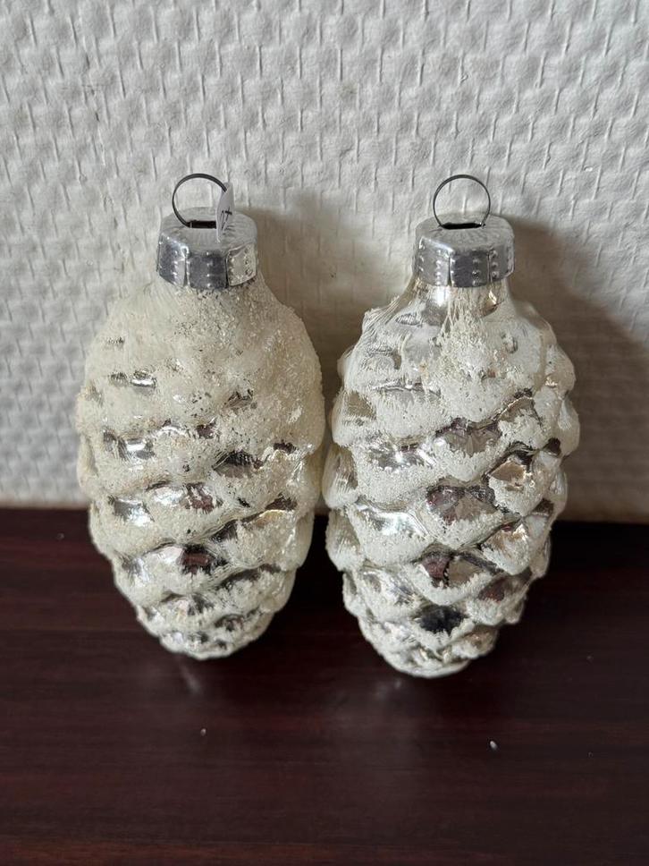 2 Vintage GDR Glazen Dennenappels, Kerstbal Dennenappel, Diversen, Kerst, Gebruikt, Ophalen of Verzenden