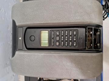 E39 Middenarmsteun met telefoon (orgineel) beschikbaar voor biedingen