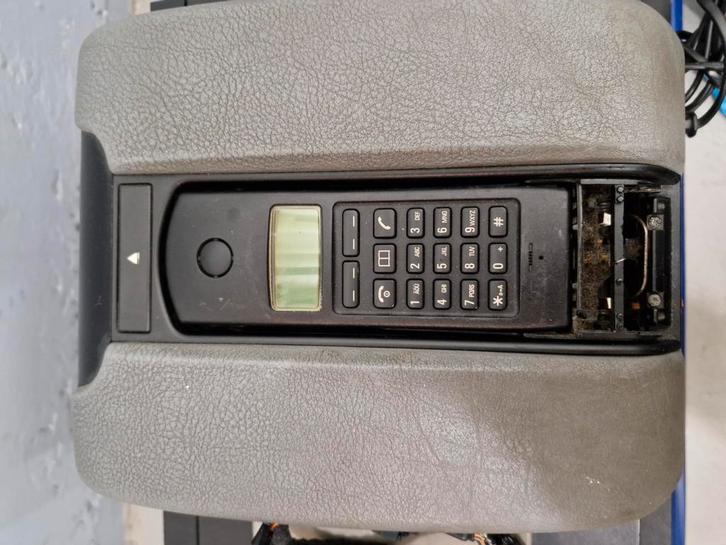 E39 Middenarmsteun met telefoon (orgineel), Auto-onderdelen, Elektronica en Kabels, BMW, Ophalen of Verzenden