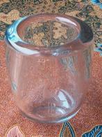 Mooi zwaar oud glazen vaasje uit Engeland met een reiger., Antiek en Kunst, Ophalen of Verzenden