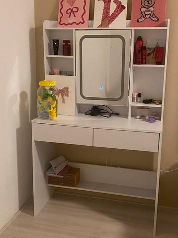 Kaptafel met Spiegel en Opbergruimte beschikbaar voor biedingen