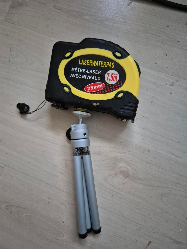 Laserwaterpas 7.5 meter met statief, Ophalen of Verzenden, Gebruikt, Licht