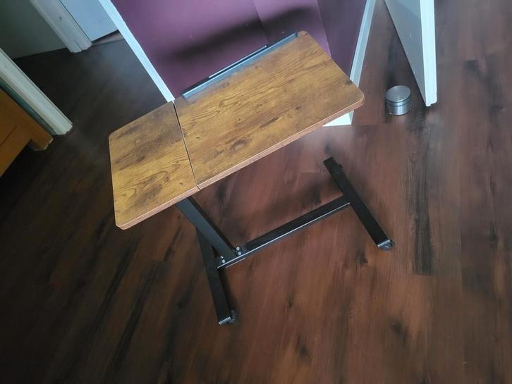 Verstelbare Bedtafel - Ideaal voor Laptop!, Computers en Software, Laptoptafels, Gebruikt, In hoogte verstelbaar, Ophalen