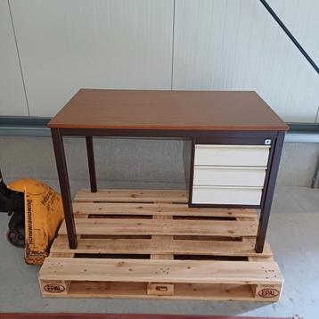 Vintage design bureau  / werktafel  beschikbaar voor biedingen