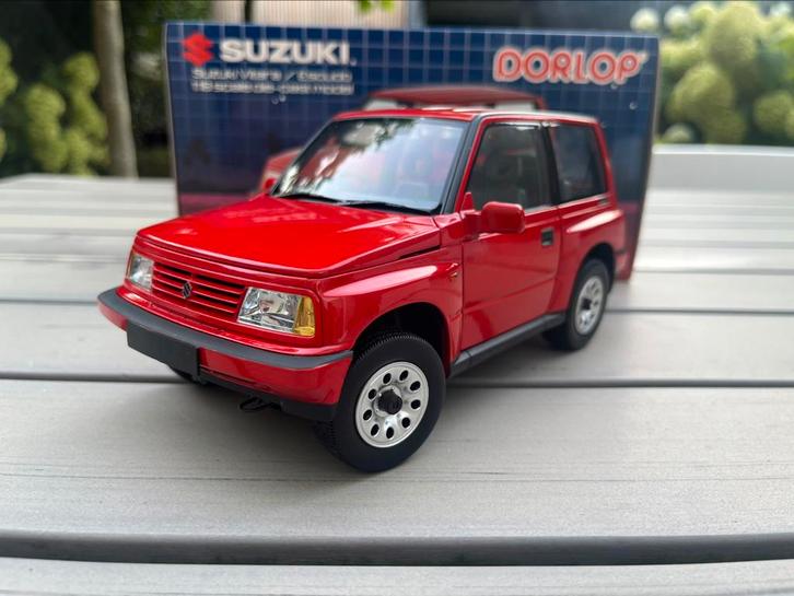 Suzuki Vitara 1989 | Dorlop 1:18, Hobby en Vrije tijd, Modelauto's | 1:18, Zo goed als nieuw, Auto, Overige merken, Ophalen of Verzenden