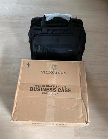 NIEUW in doos: VICTORINOX business case / flight kit beschikbaar voor biedingen