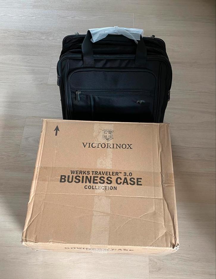 NIEUW in doos: VICTORINOX business case / flight kit, Sieraden, Tassen en Uiterlijk, Tassen | Reistassen en Weekendtassen, Nieuw