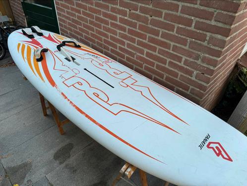 Surfplank met zwaard Fanatic Viper 160 liter, Watersport en Boten, Windsurfen, Gebruikt, Complete set, 250 tot 300 cm, Met vin(nen)